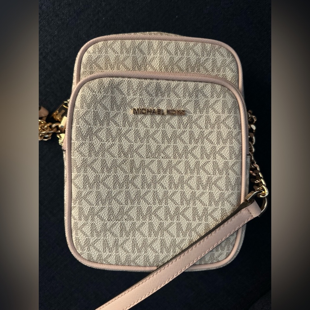 Michael Kors Beige Jet Set Travel Crossbody Bag (Gold Hardware and Pink Trim)